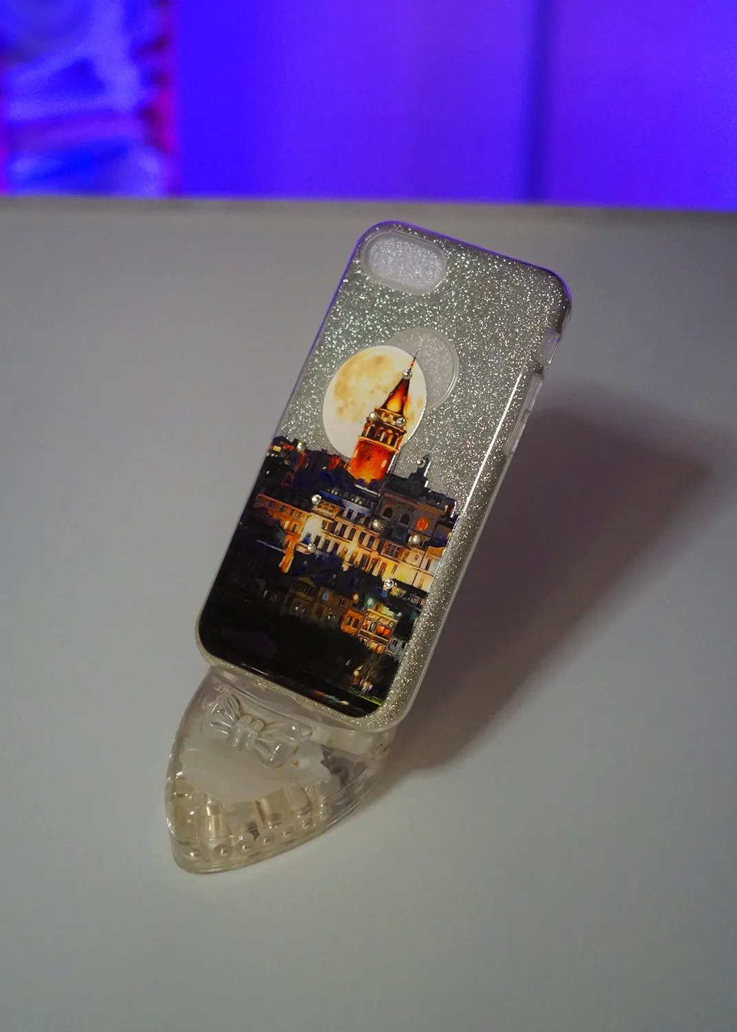 Apple iPhone 8 Desenli Galata Kuleli, Beyaz Simli Parlayan Silikon Kılıf Modelleri ve Görselleri