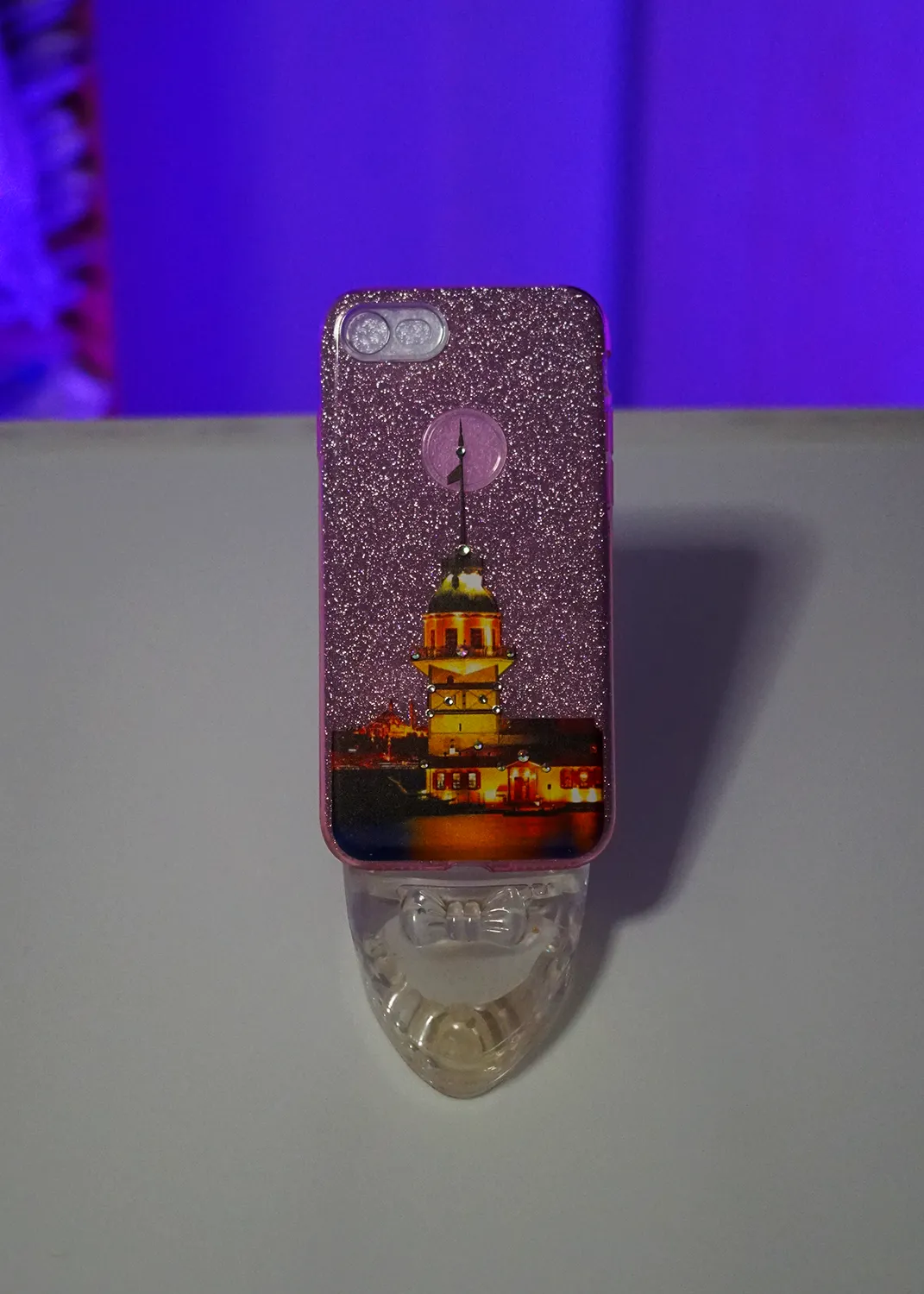 Apple iPhone 8 Desenli Kız Kuleli, Pembe Simli Parlayan Silikon Kılıf Modelleri ve Görselleri