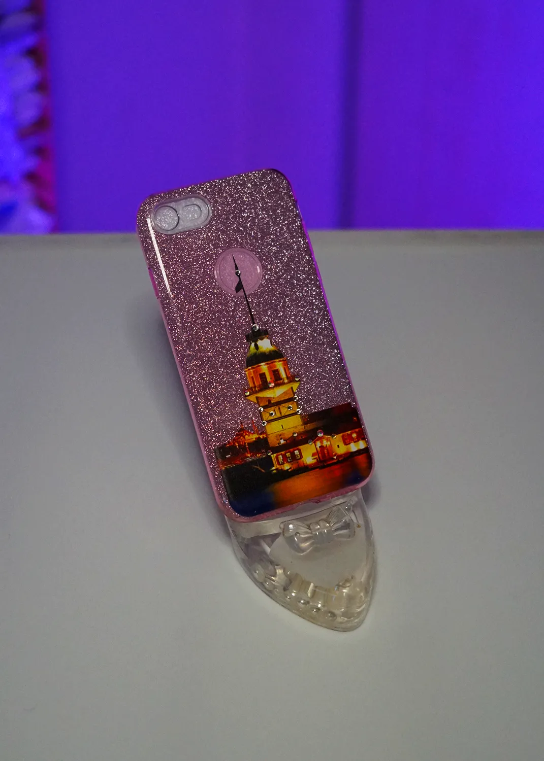 Apple iPhone 8 Desenli Kız Kuleli, Pembe Simli Parlayan Silikon Kılıf Modelleri ve Görselleri