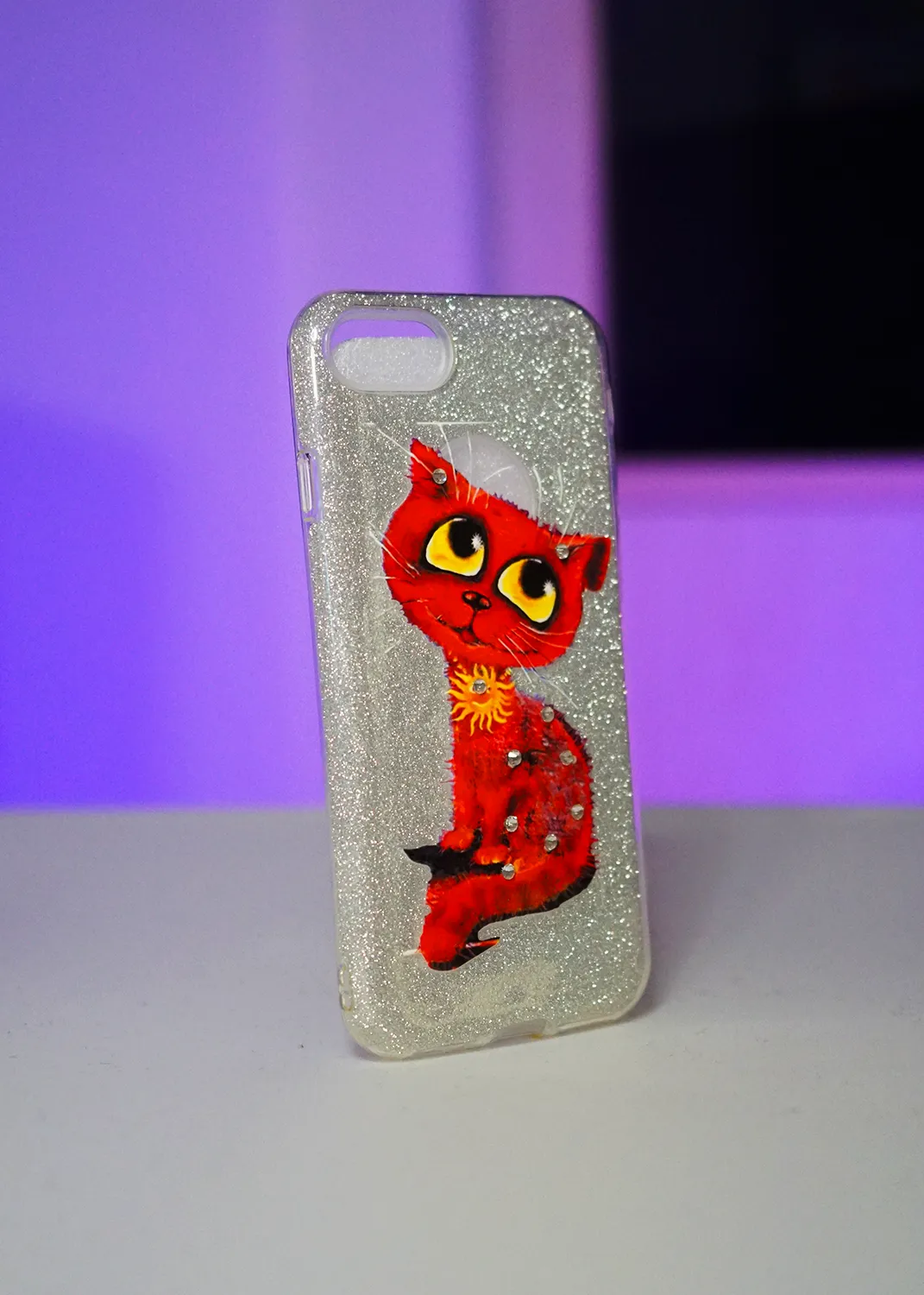Apple iPhone 8 Simli Kedi Desenli Kılıf – Şık Modelleri ve Görselleri