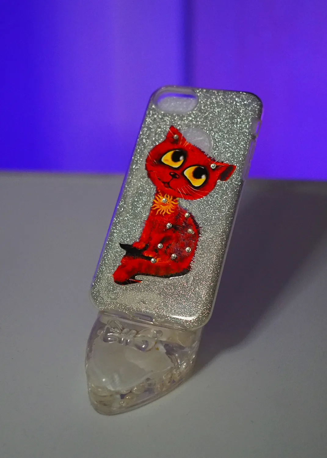 Apple iPhone 8 Simli Kedi Desenli Kılıf – Şık Modelleri ve Görselleri