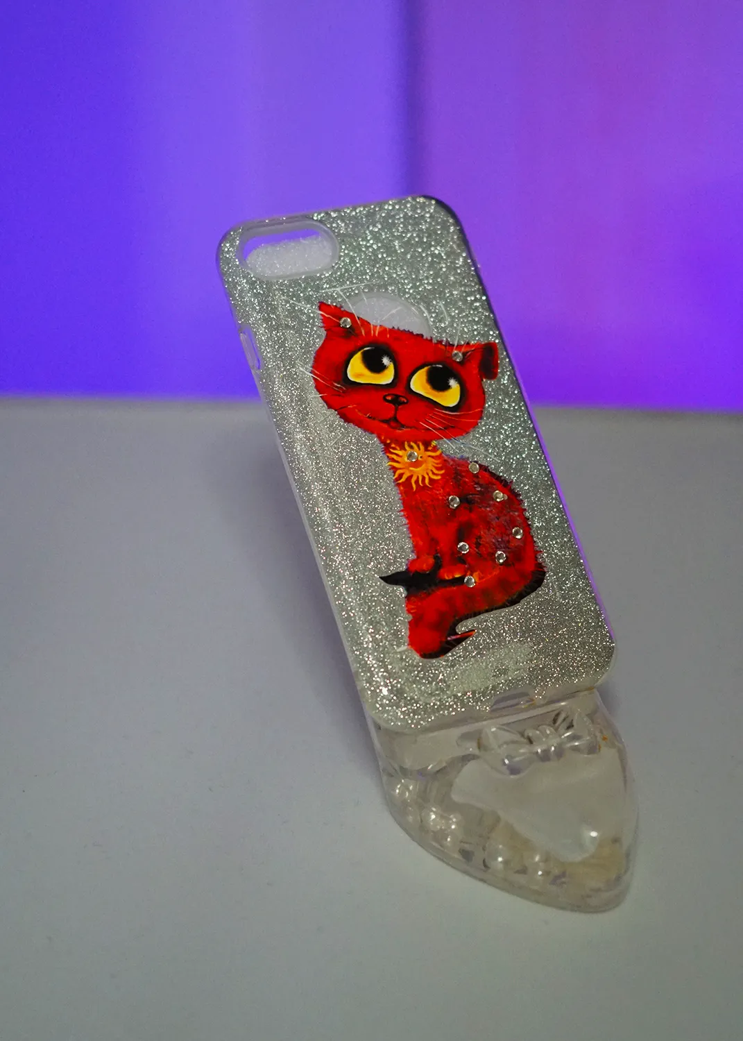 Apple iPhone 8 Simli Kedi Desenli Kılıf – Şık Modelleri ve Görselleri