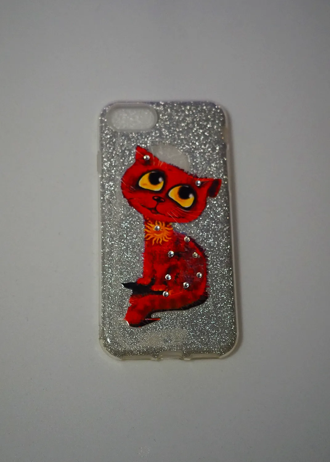 Apple iPhone 8 Simli Kedi Desenli Kılıf – Şık Modelleri ve Görselleri