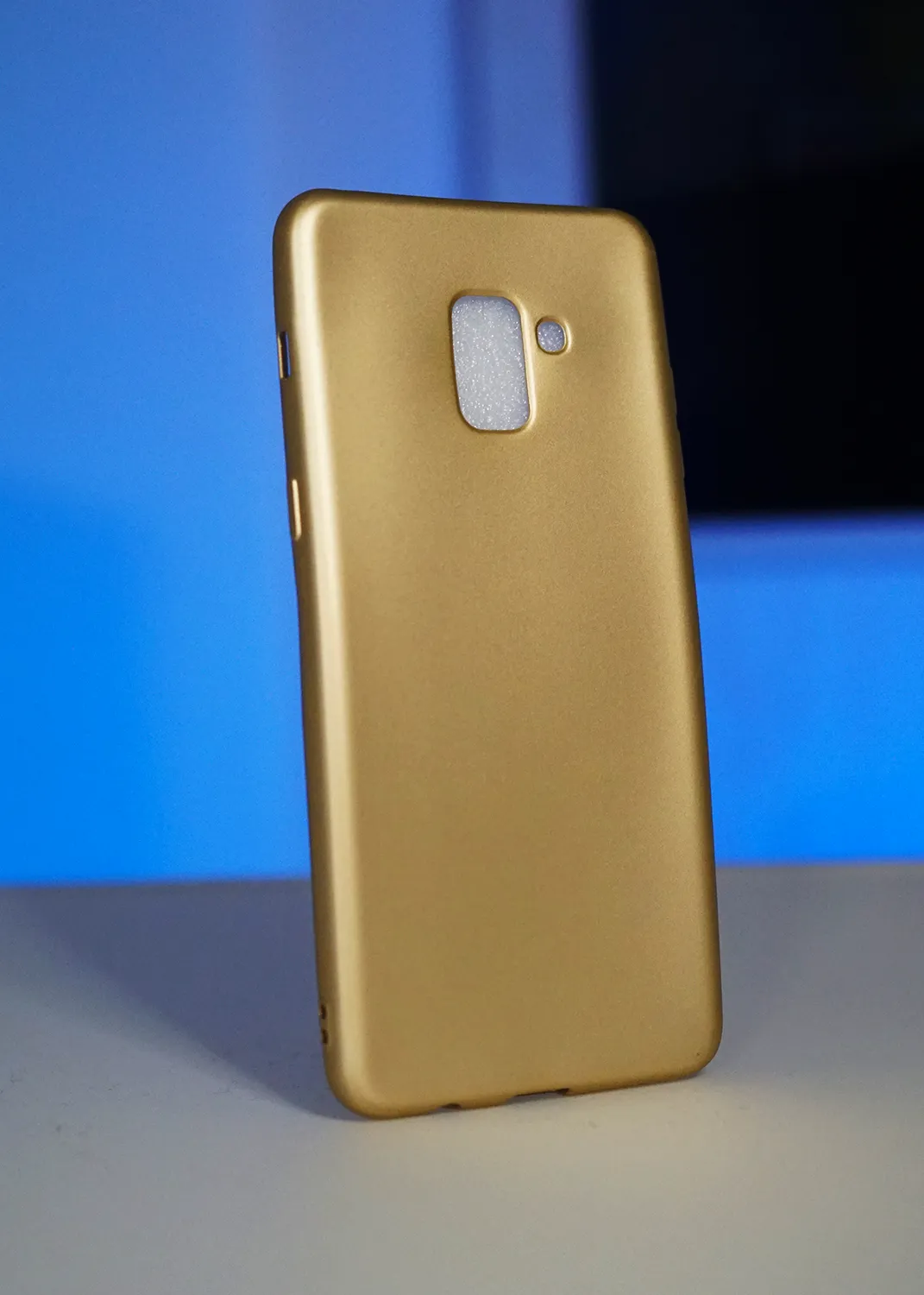 Samsung Galaxy A8 2018 Uyumlu Altın Renk Mat Kılıf Modelleri ve Görselleri