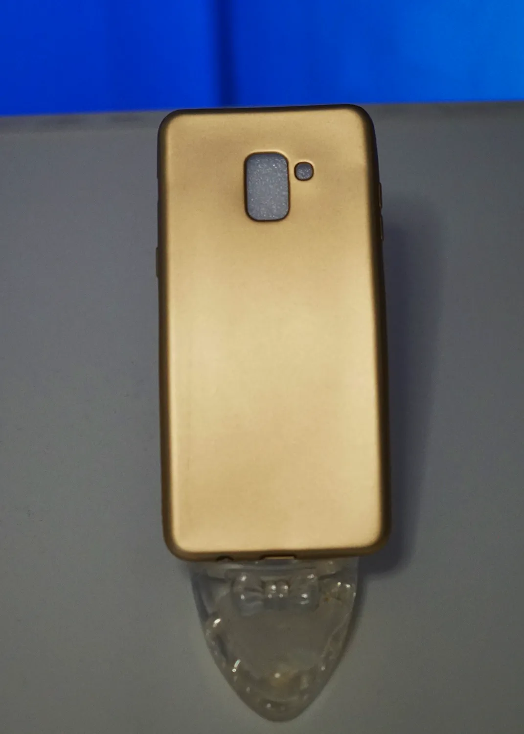 Samsung Galaxy A8 2018 Uyumlu Altın Renk Mat Kılıf Modelleri ve Görselleri