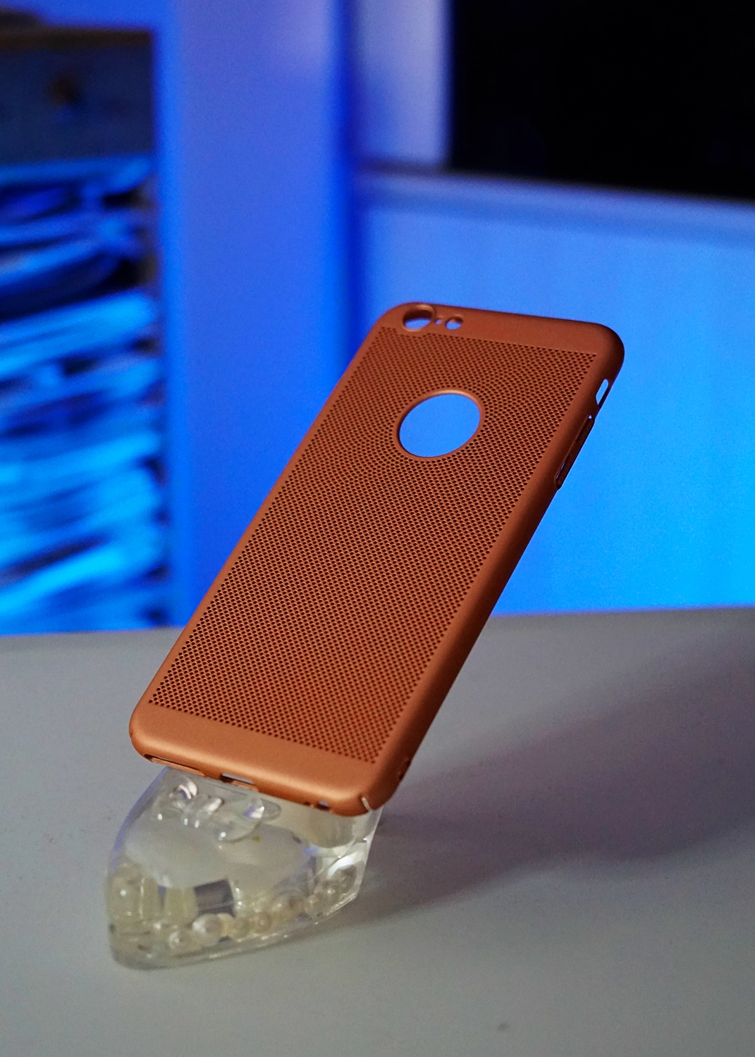 Apple iPhone 6 Plus İnce Delikli Mat Arka Kapak Kılıf – Isı Dağıtıcı Tasarım Modelleri ve Görselleri